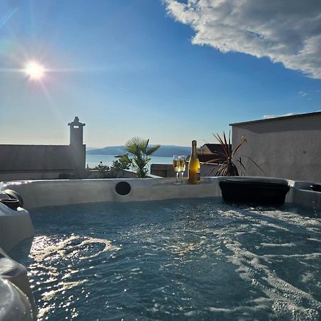 Apartman Koko With Private Jacuzzi Makarska Exterior foto