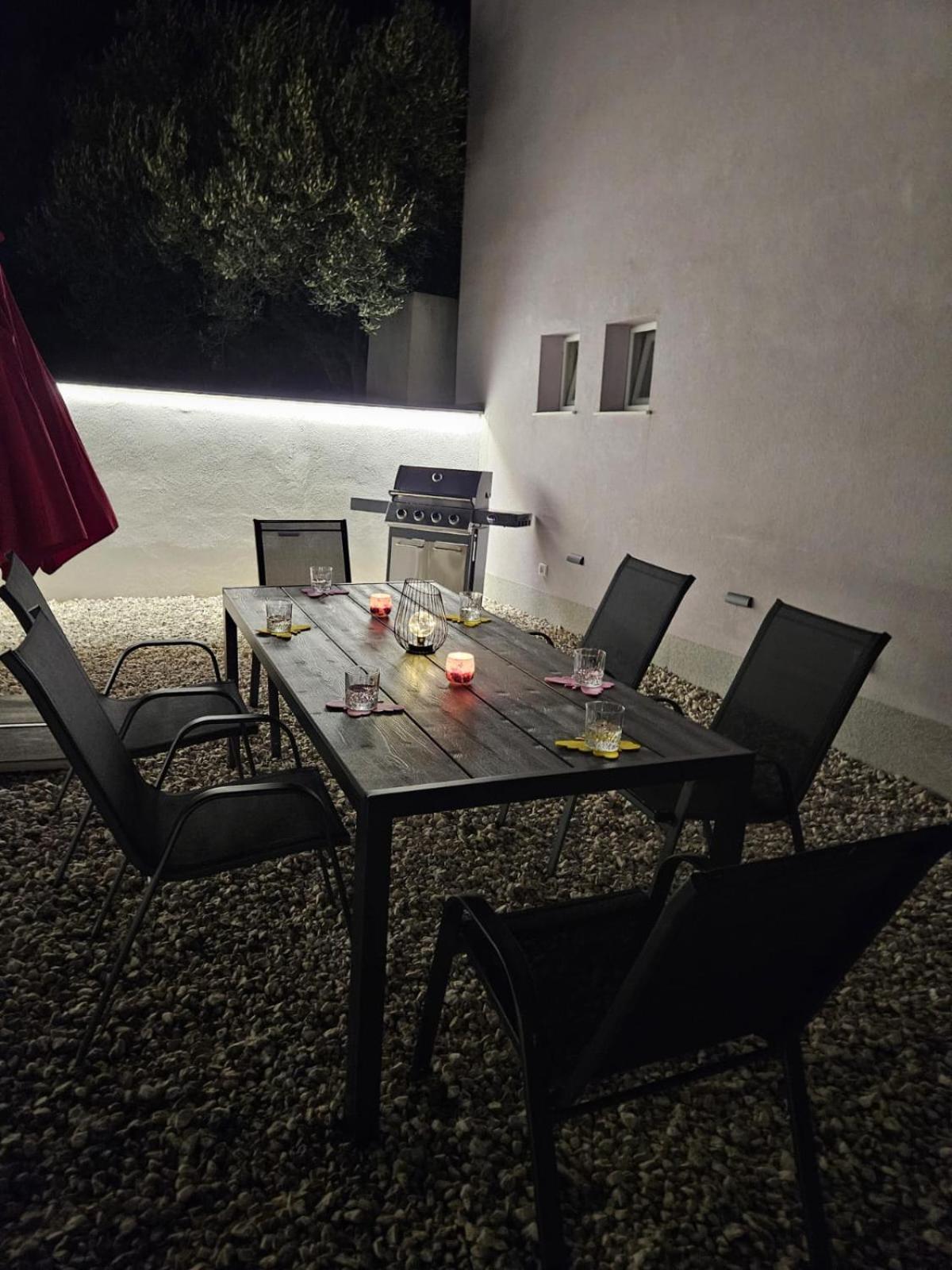 Apartman Koko With Private Jacuzzi Makarska Exterior foto