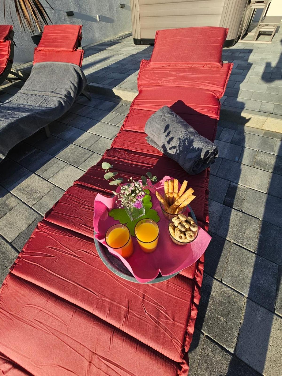 Apartman Koko With Private Jacuzzi Makarska Exterior foto