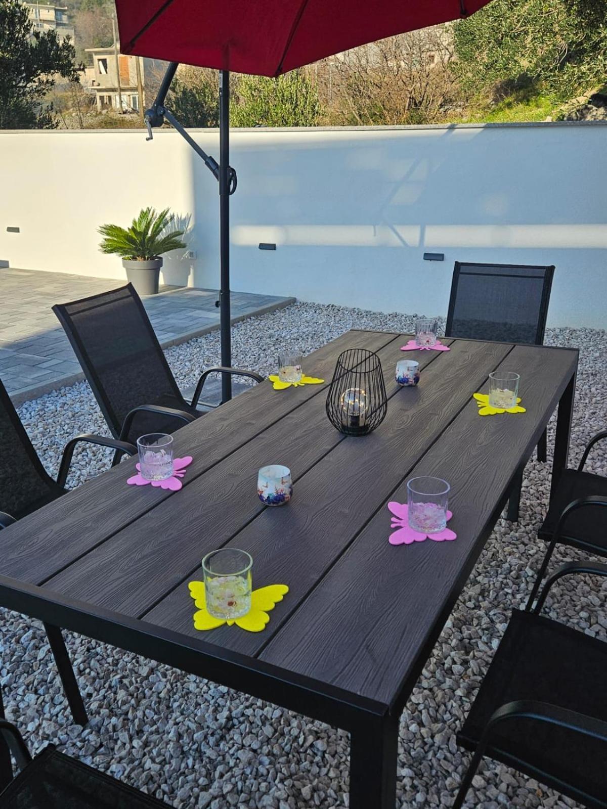 Apartman Koko With Private Jacuzzi Makarska Exterior foto