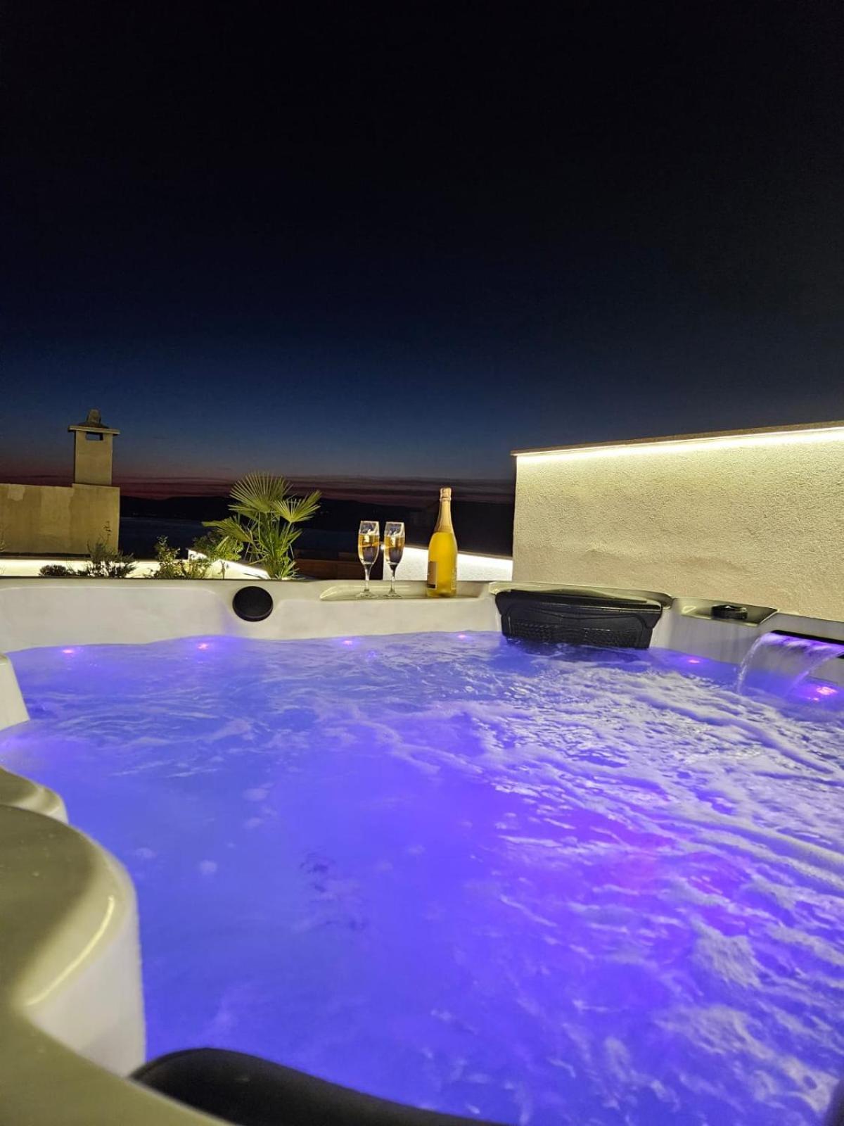 Apartman Koko With Private Jacuzzi Makarska Exterior foto