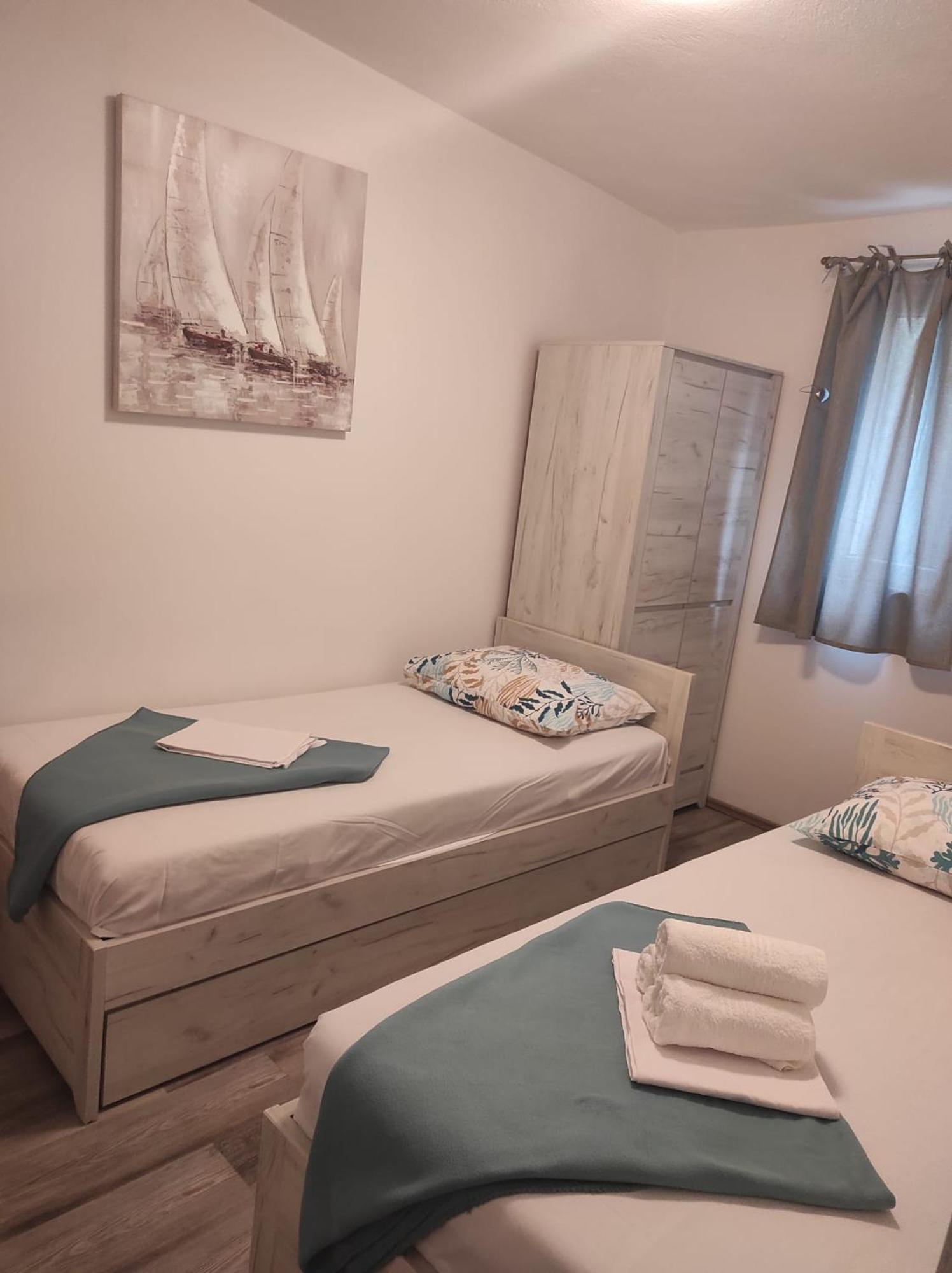 Apartman Koko With Private Jacuzzi Makarska Exterior foto