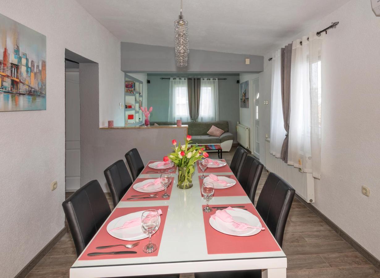 Apartman Koko With Private Jacuzzi Makarska Exterior foto