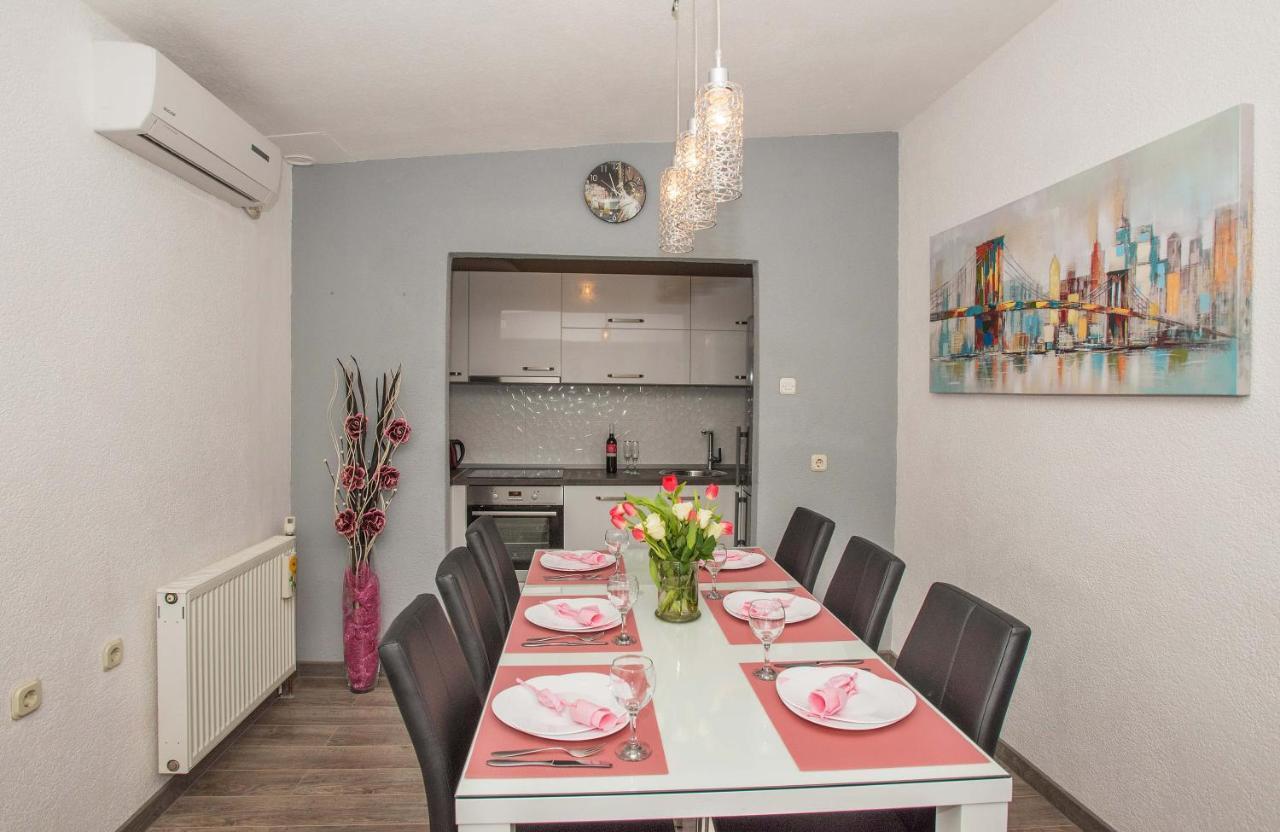 Apartman Koko With Private Jacuzzi Makarska Exterior foto